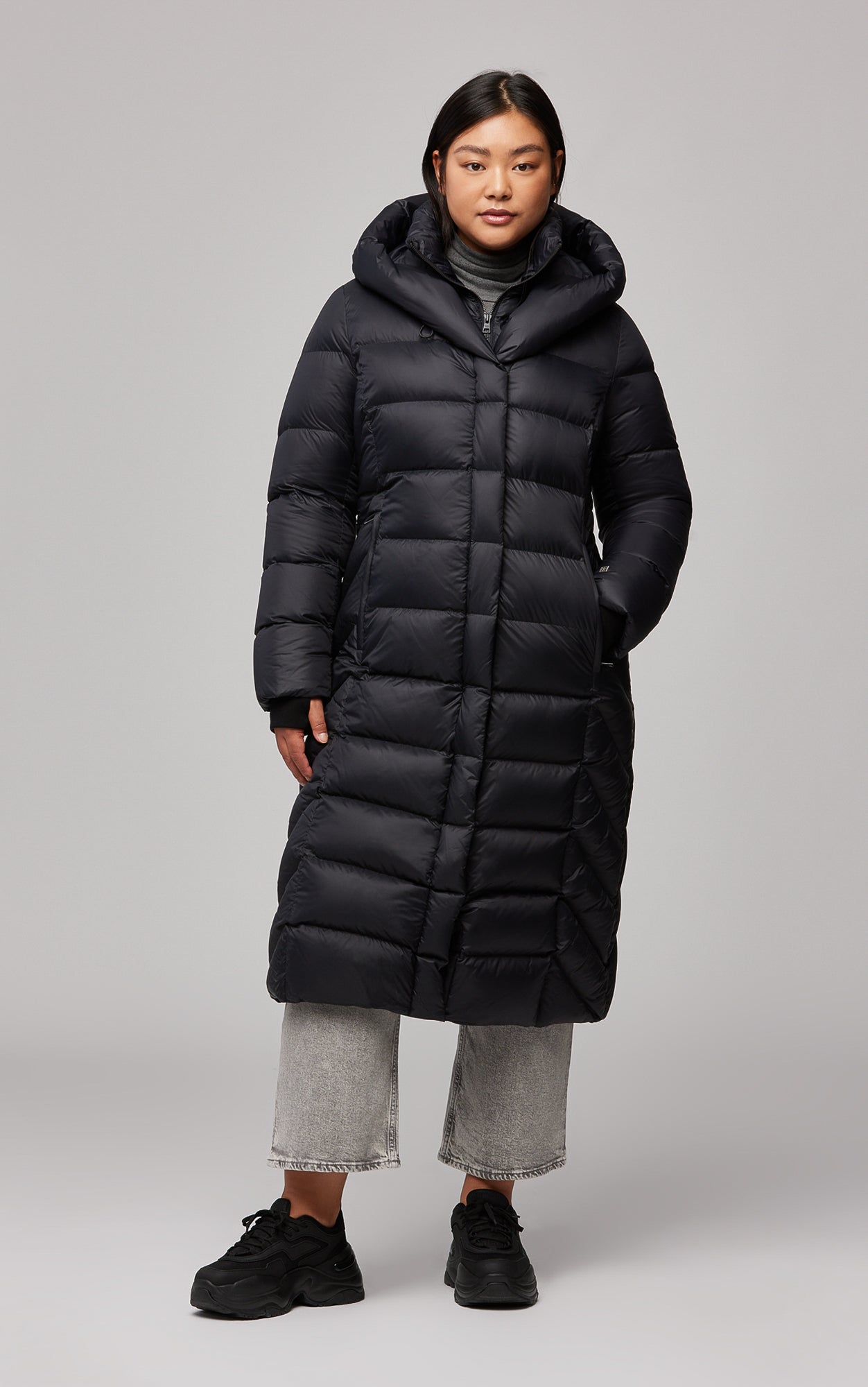 Talyse, Sustainable calf-length down coat with hood